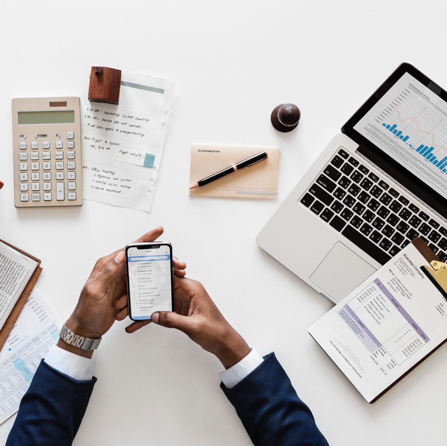 accounting-alone-application-938965.jpg